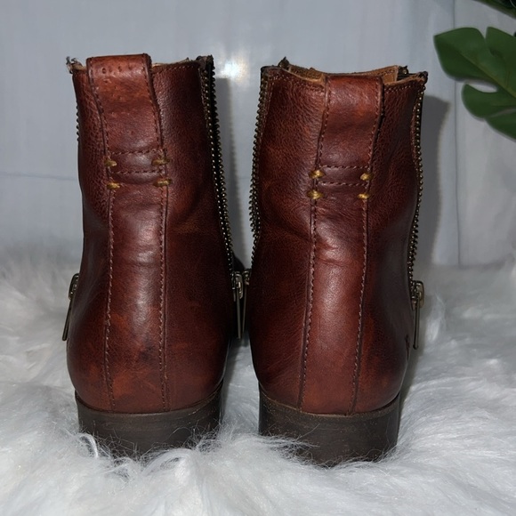 FRYE CARLY ZIP CHELSEA  COGNAC - Picture 2 of 9